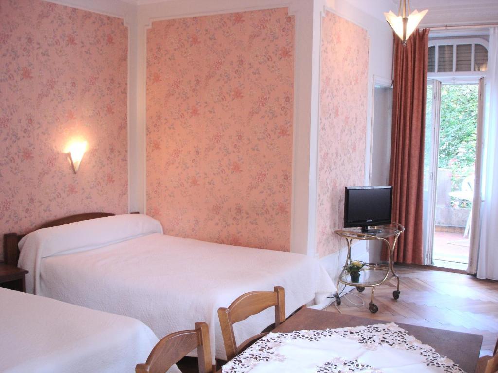 Hotel De France Монбельяр Номер фото